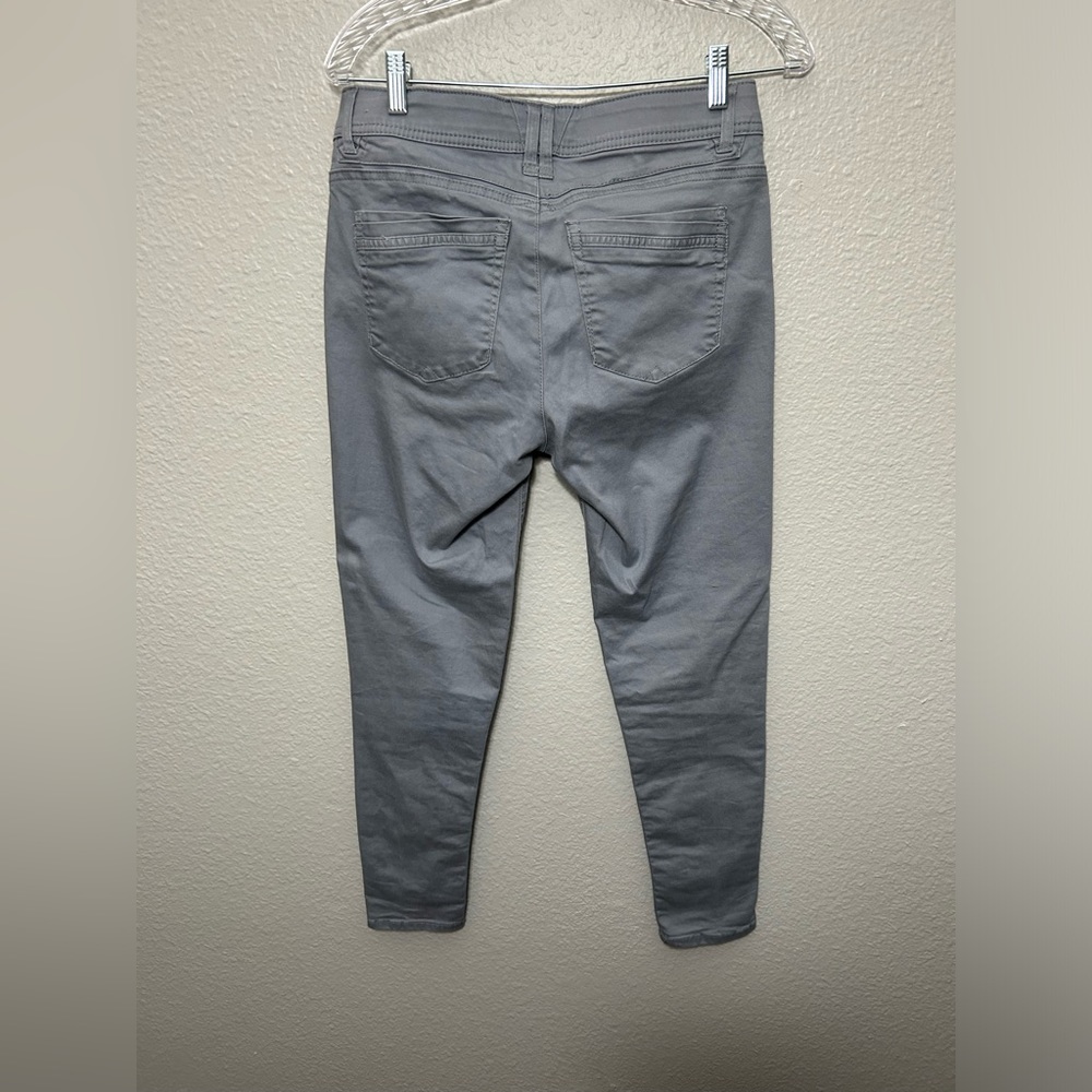 Great for work, with a slim fit!